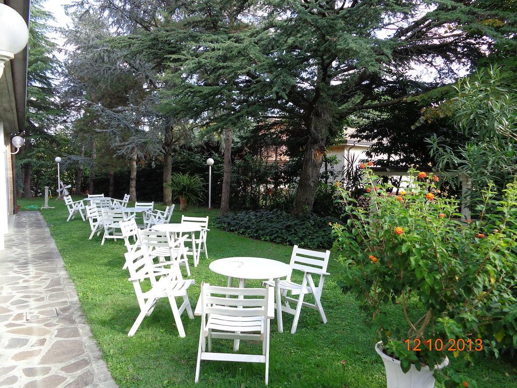 Park Hotel Castel San Pietro Terme Luaran gambar